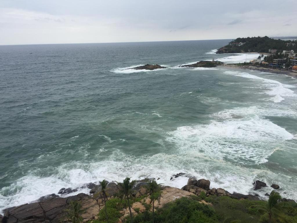 Pebblecoast Beach Resort โกวาลัม ภายนอก รูปภาพ